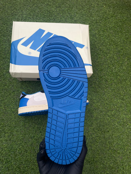 JORDAN 1 LOW TRAVIS SCOTT X FRAGMENT