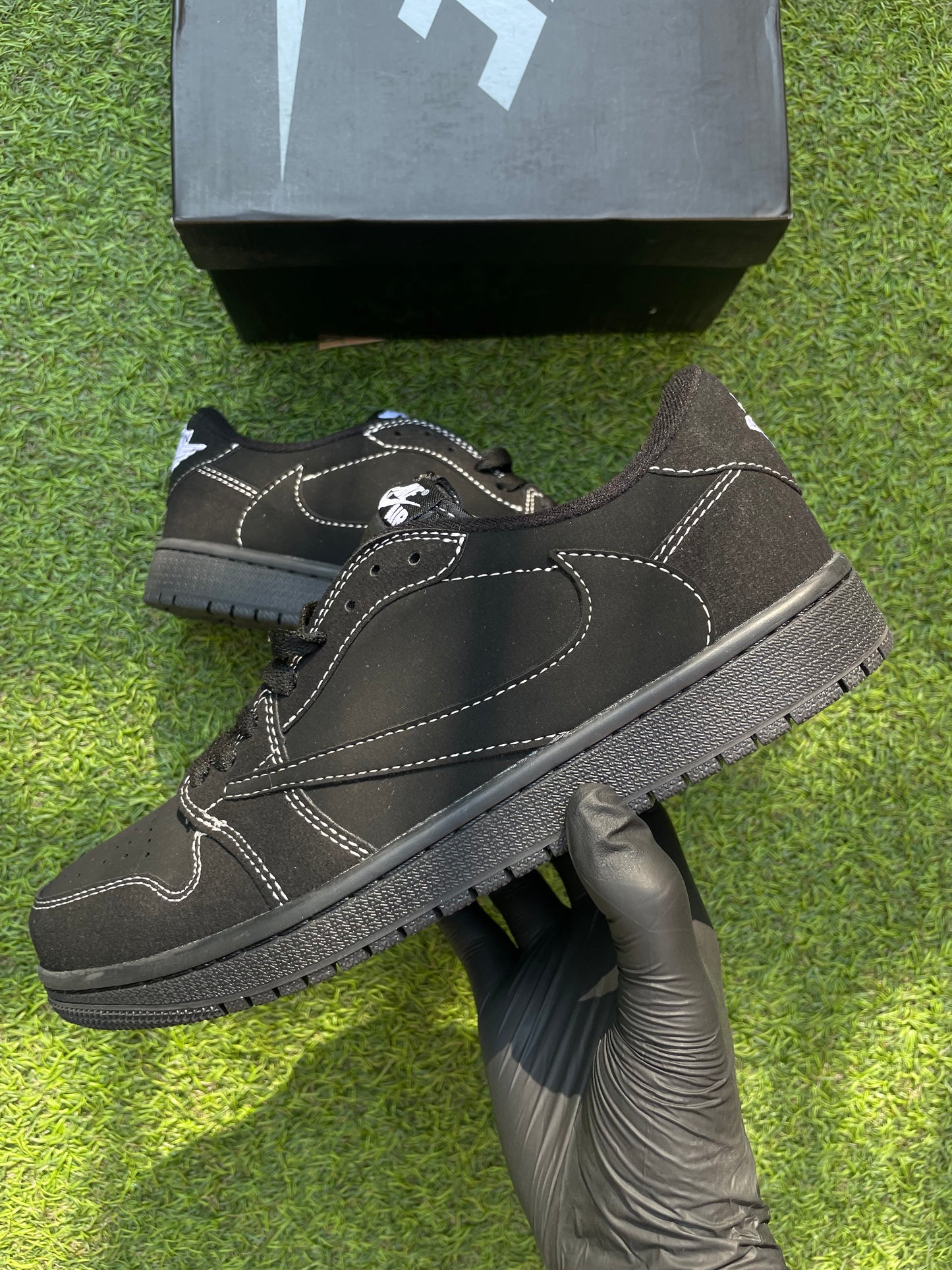 JORDAN 1 LOW TRAVIS SCOTT BLACK PHANTOM