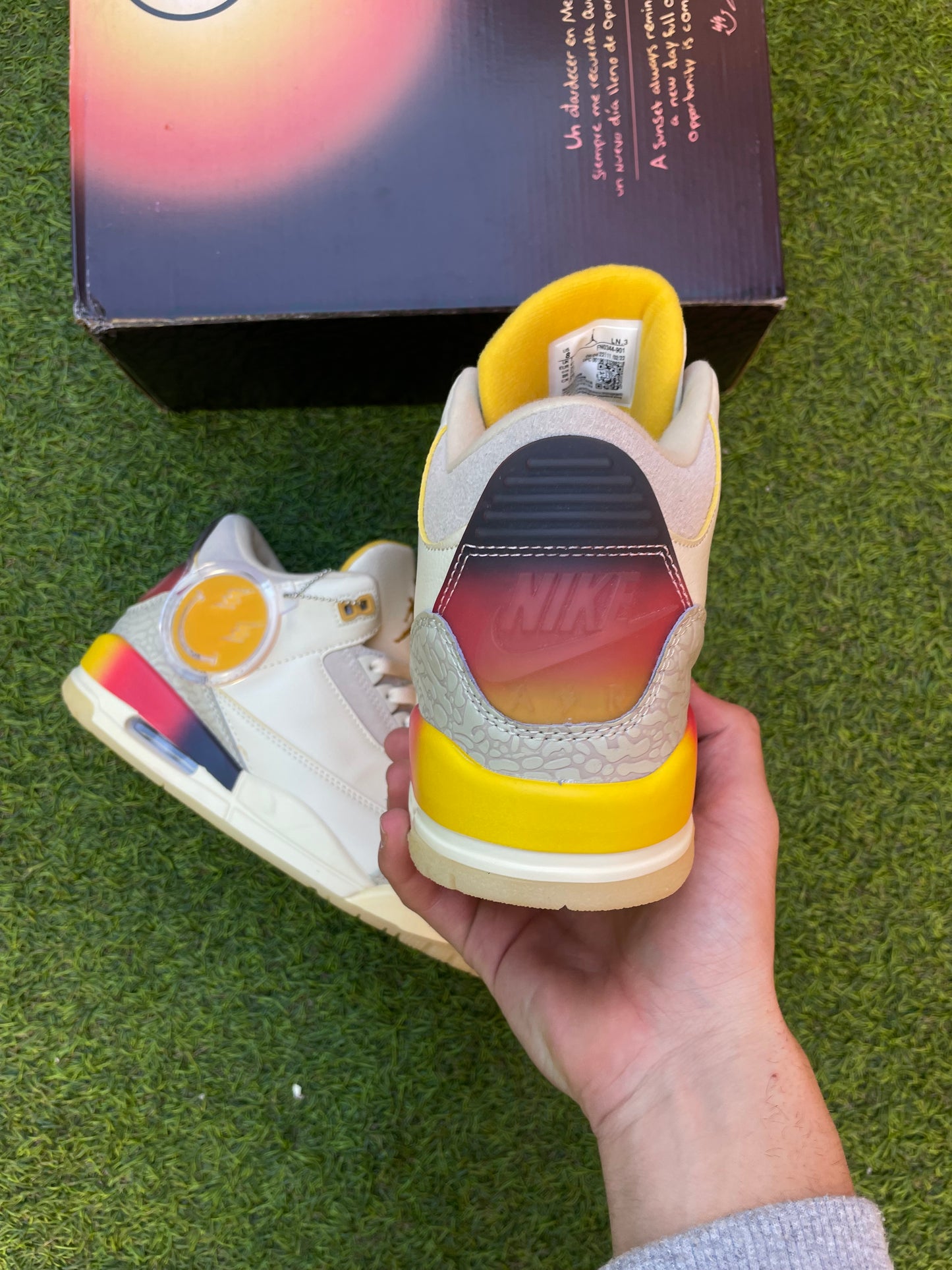 JORDAN 3 JBALVIN SUNSET MEDELLIN