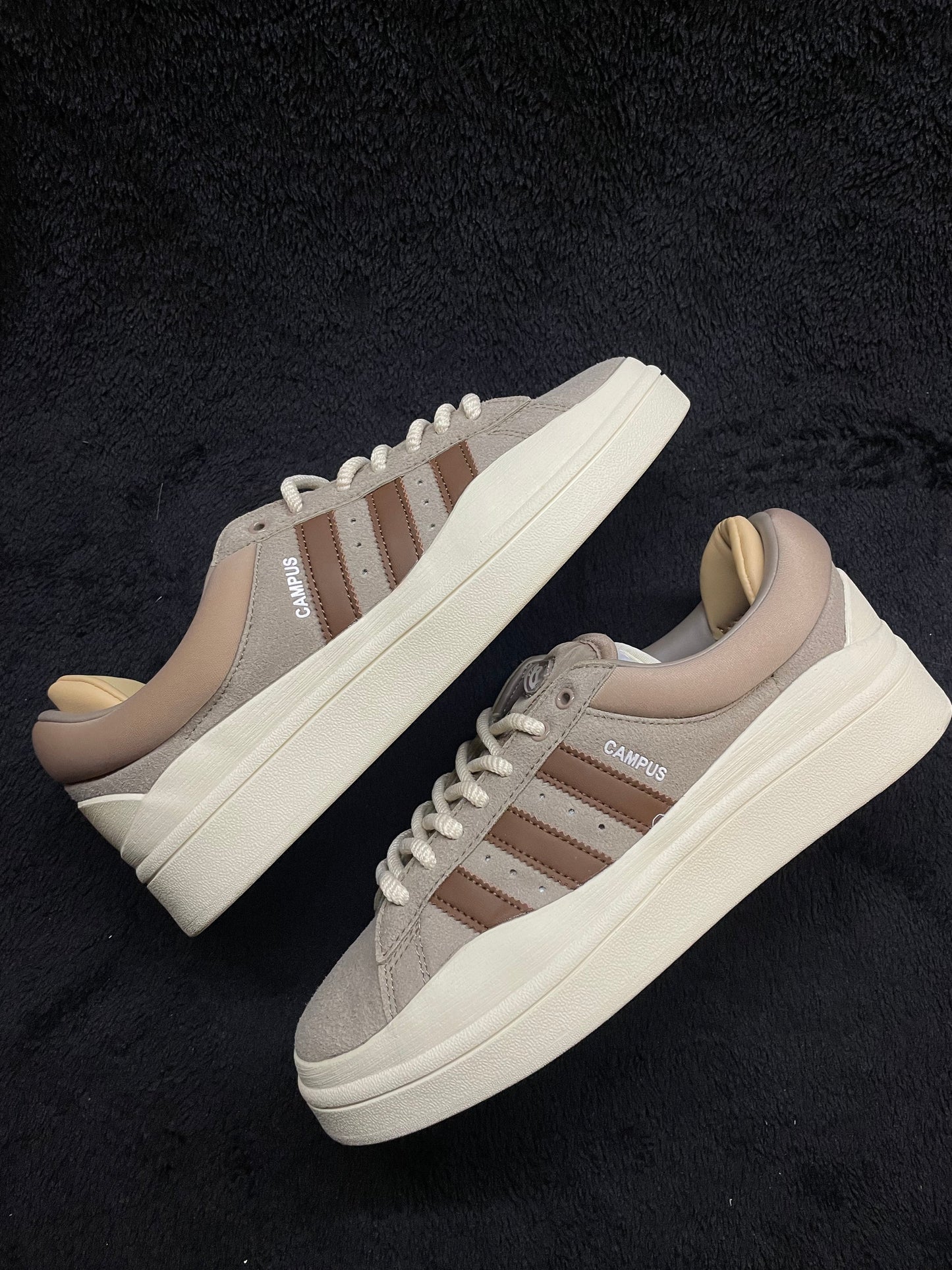 ADIDAS CAMPUS X BAD BUNNY CREMA