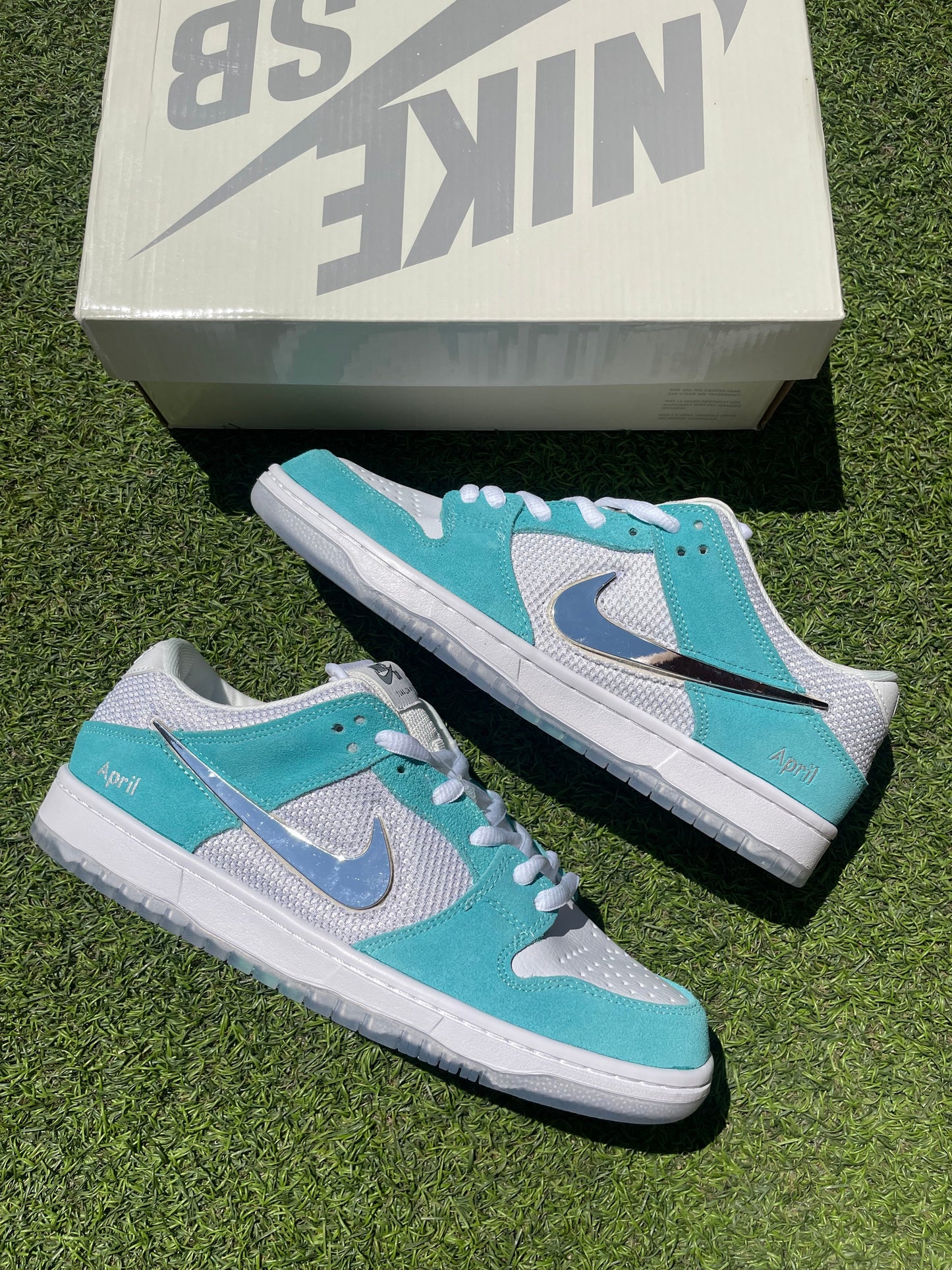 DUNK SB APRIL SKATEBOARD