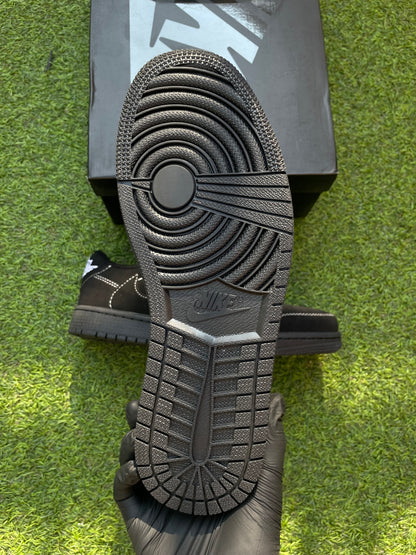 JORDAN 1 LOW TRAVIS SCOTT BLACK PHANTOM