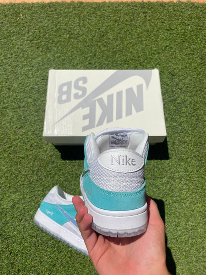 DUNK SB APRIL SKATEBOARD