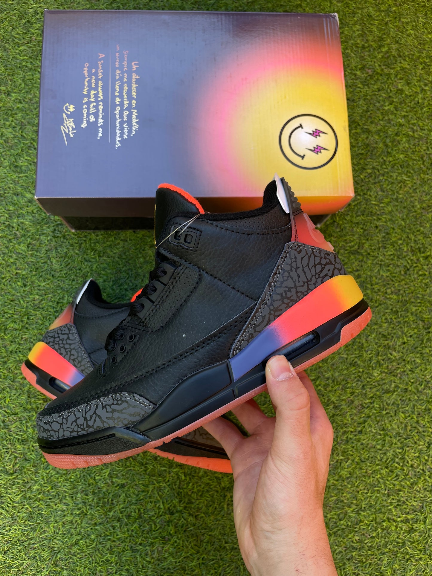JORDAN 3 JBALVIN RÍO