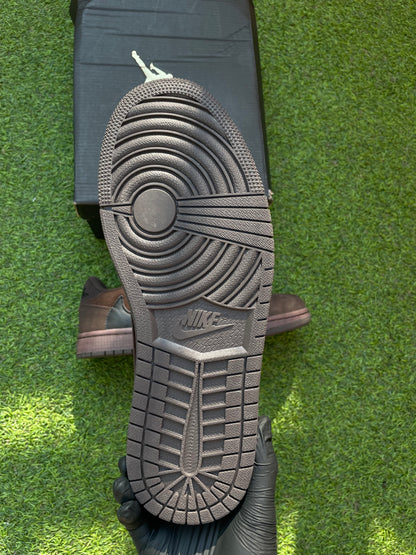 JORDAN 1 LOW TRAVIS SCOTT VELVET BROWN