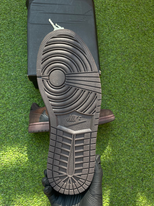 JORDAN 1 LOW TRAVIS SCOTT VELVET BROWN