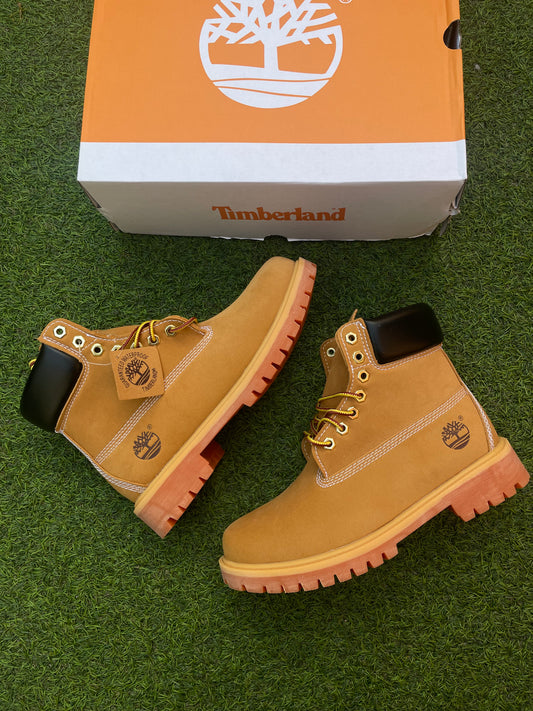 TIMBERLAND BOTA CREMA
